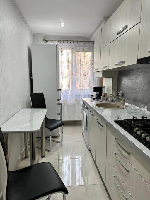 Stylish Apartment In Dambu Târgu-Mureş Exteriör bild